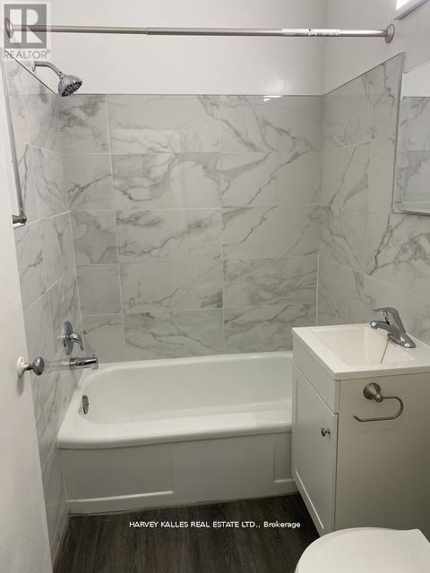 B2 - 1582 BATHURST STREET