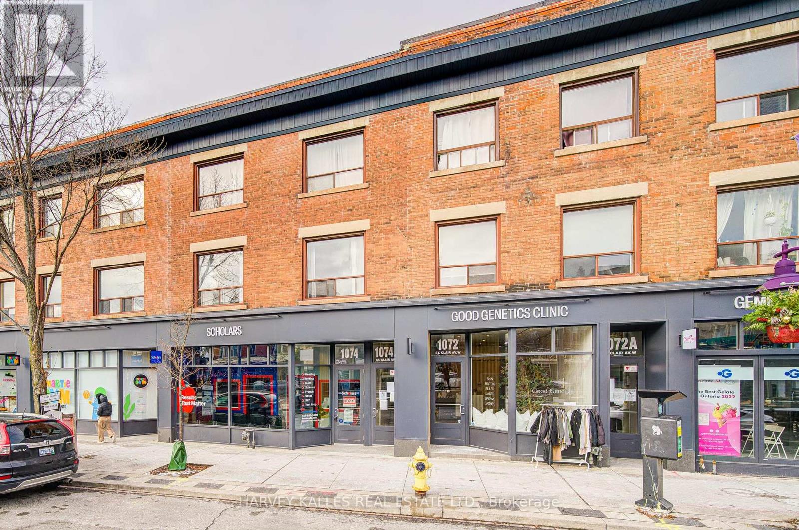 4 - 1074 ST CLAIR AVENUE W