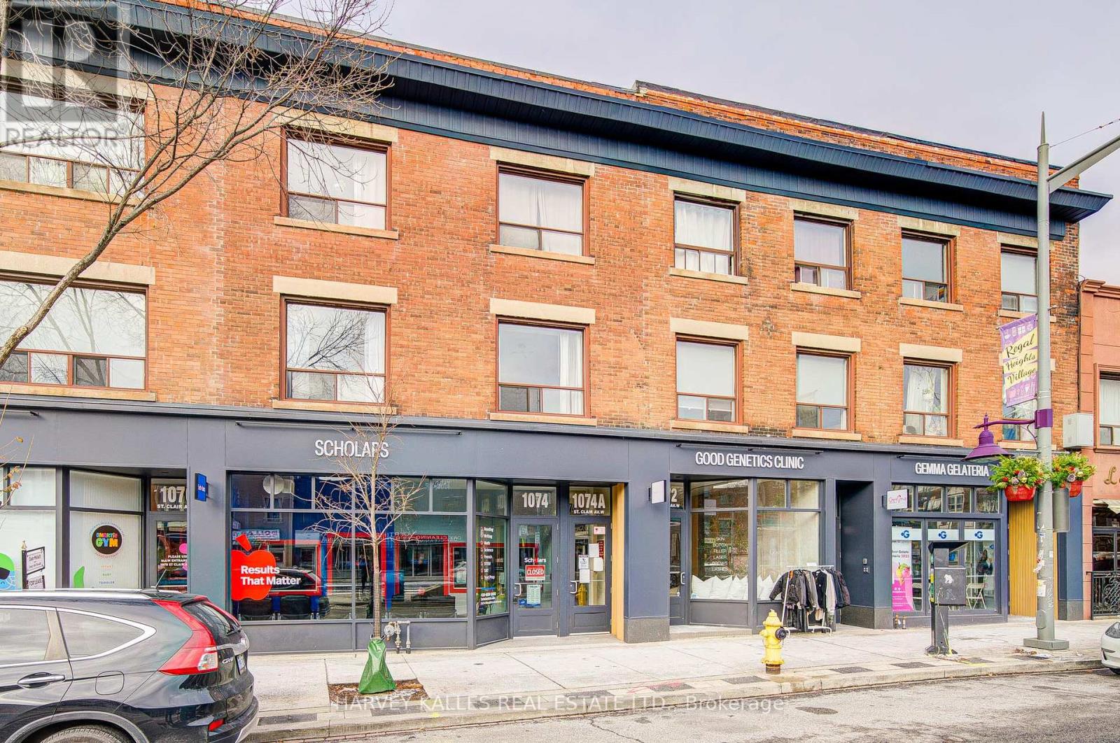 4 - 1074 ST CLAIR AVENUE W