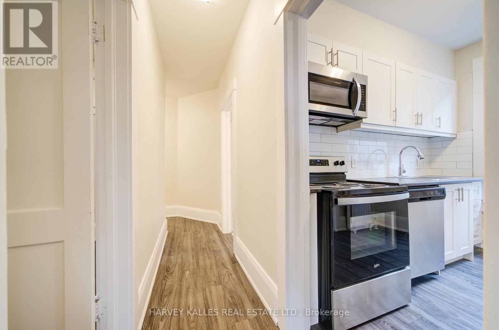 4 - 1074 ST CLAIR AVENUE W