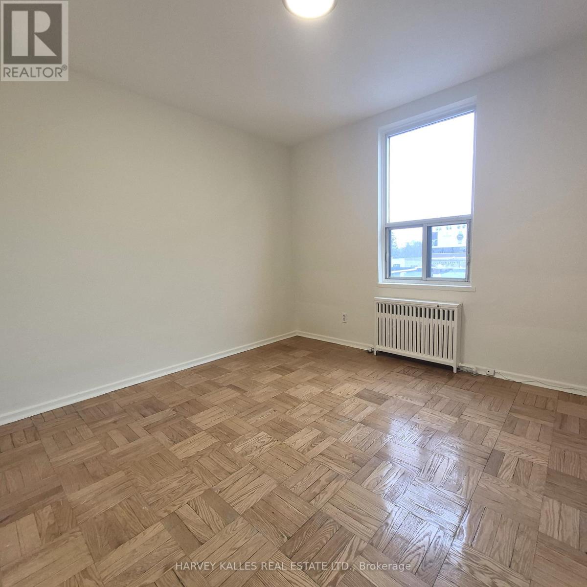 305 - 6 GLEN ECHO ROAD