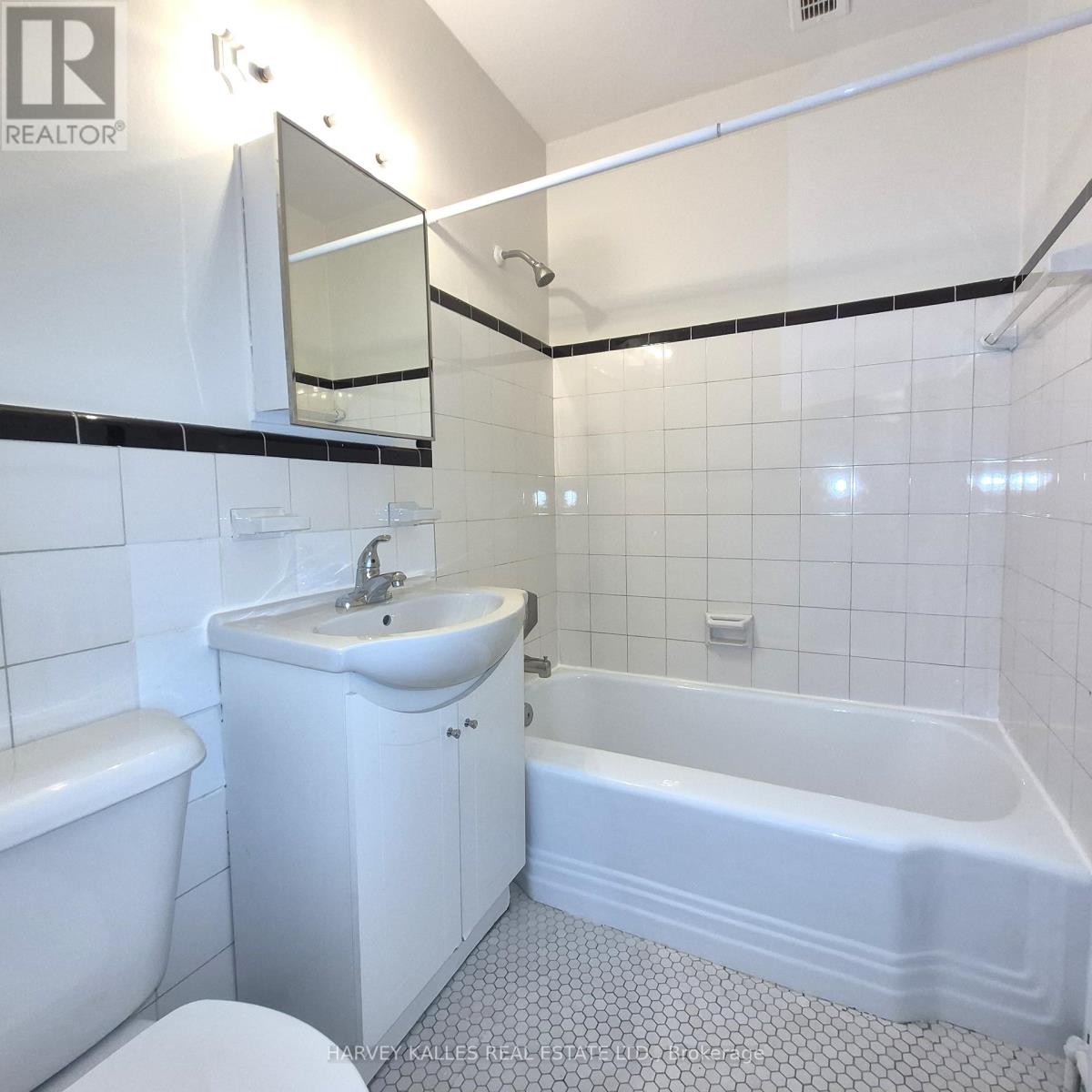 305 - 6 GLEN ECHO ROAD