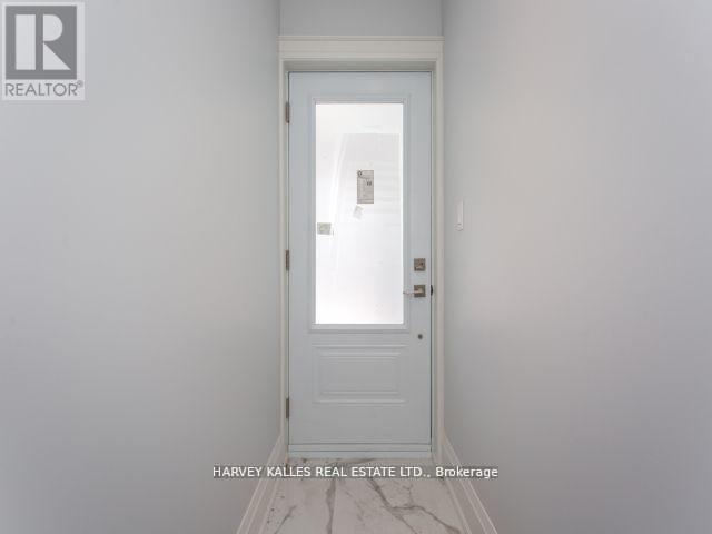 UPPER - 987 AVENUE ROAD