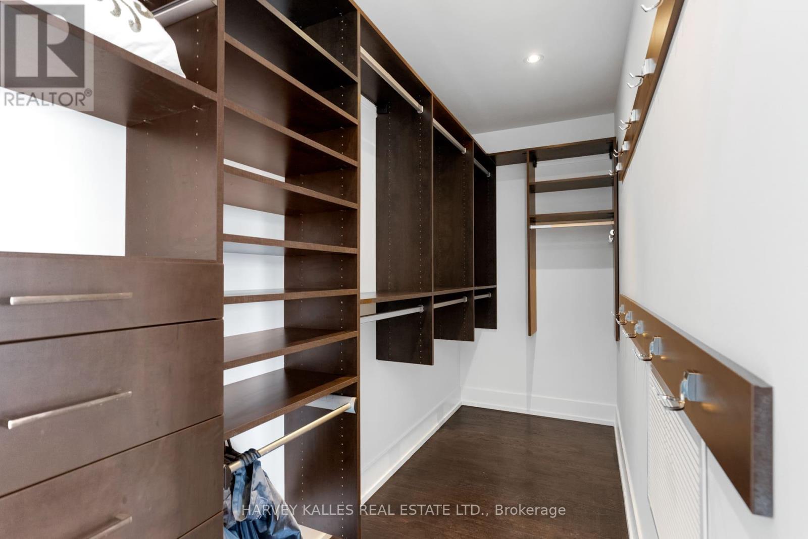 PH4502 - 33 CHARLES STREET