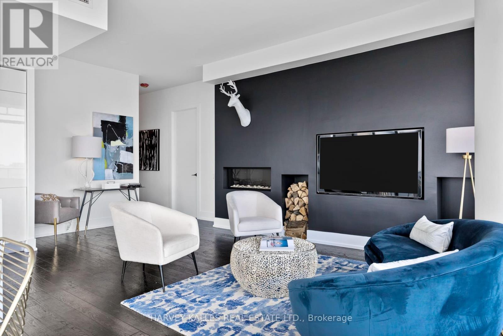 PH4502 - 33 CHARLES STREET