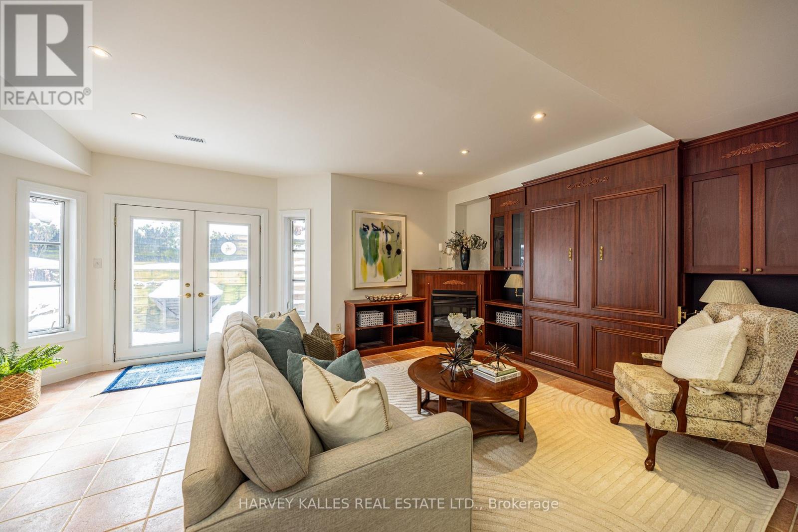 51 SHAFTESBURY AVENUE