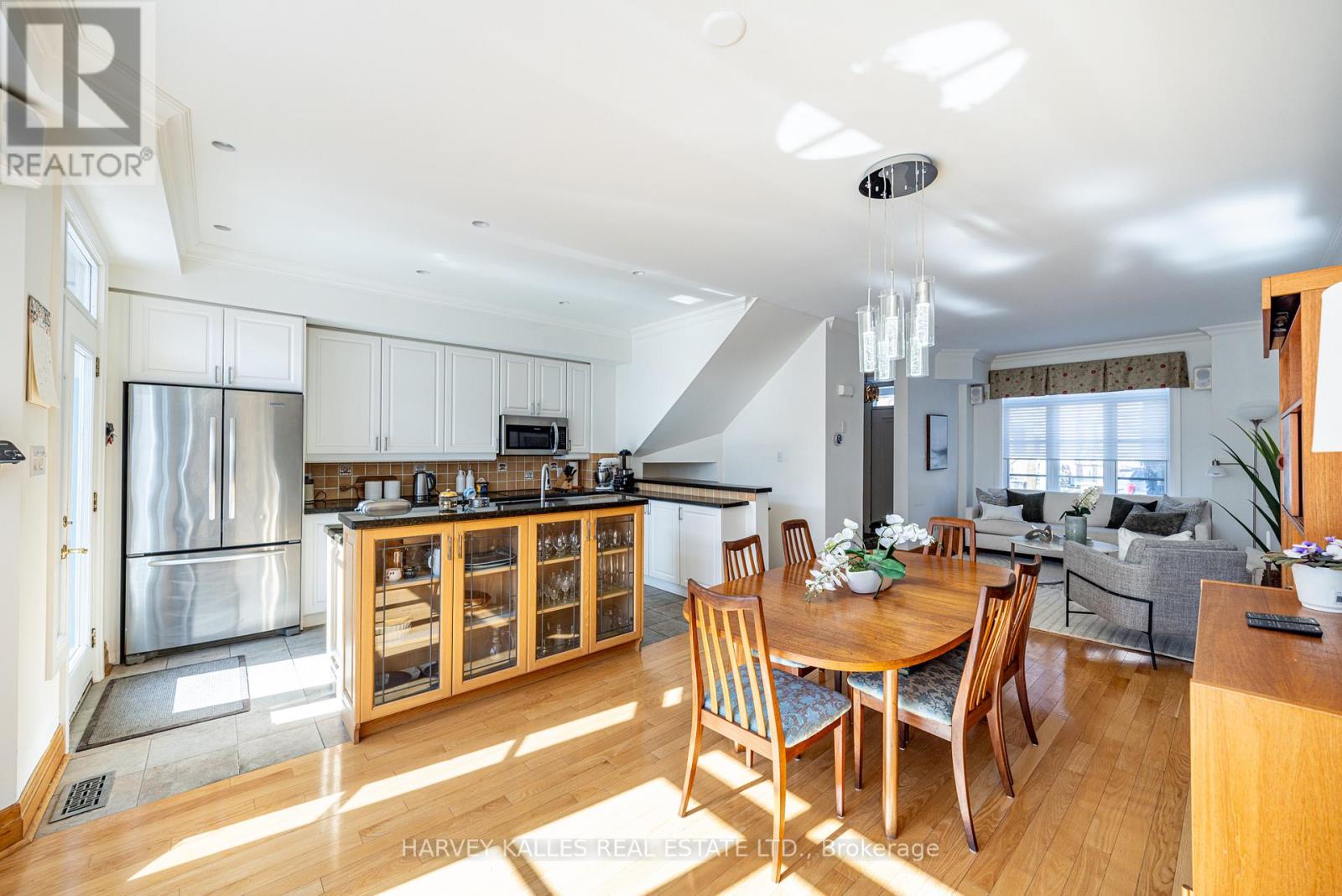 51 SHAFTESBURY AVENUE