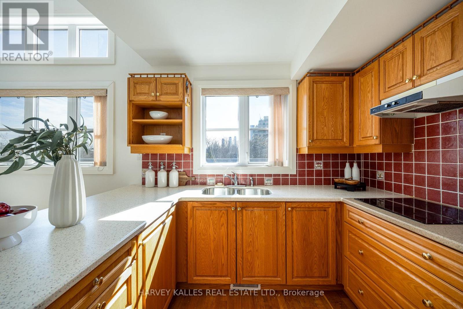 51 SHAFTESBURY AVENUE