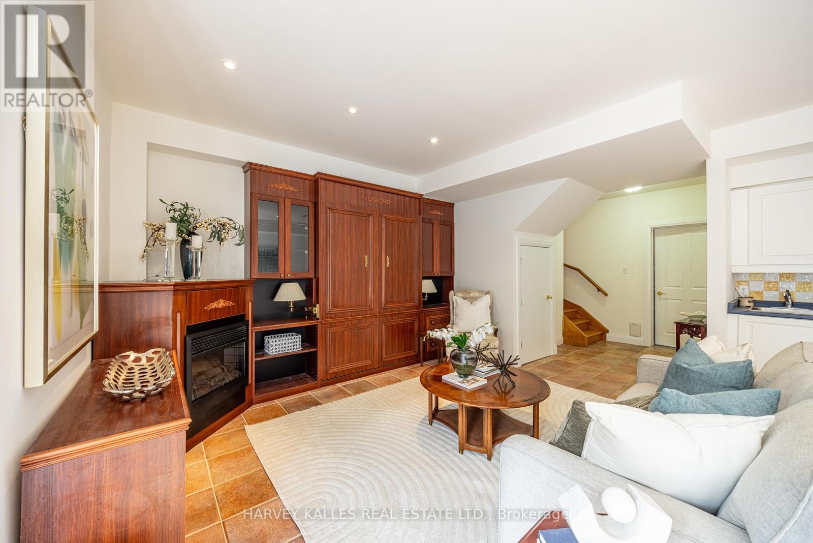 51 SHAFTESBURY AVENUE