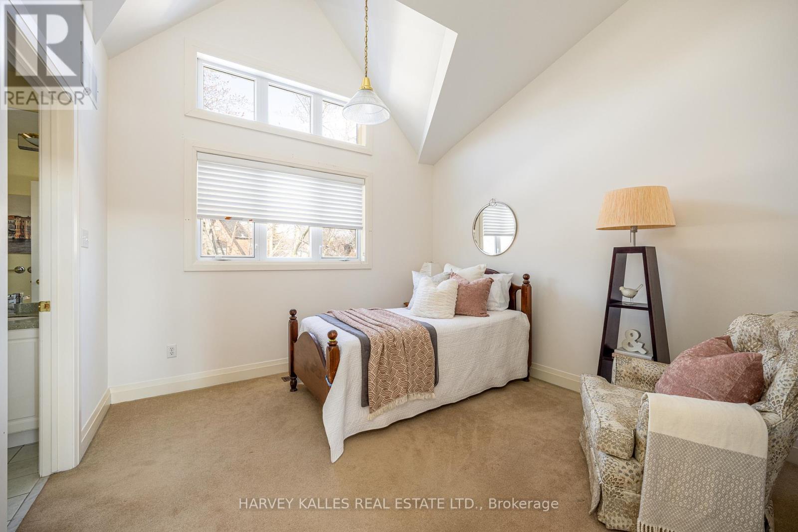 51 SHAFTESBURY AVENUE