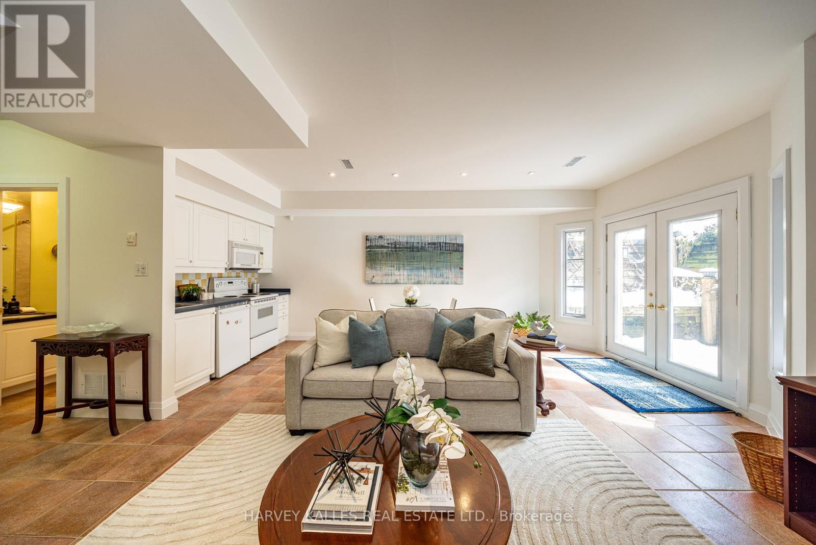 51 SHAFTESBURY AVENUE