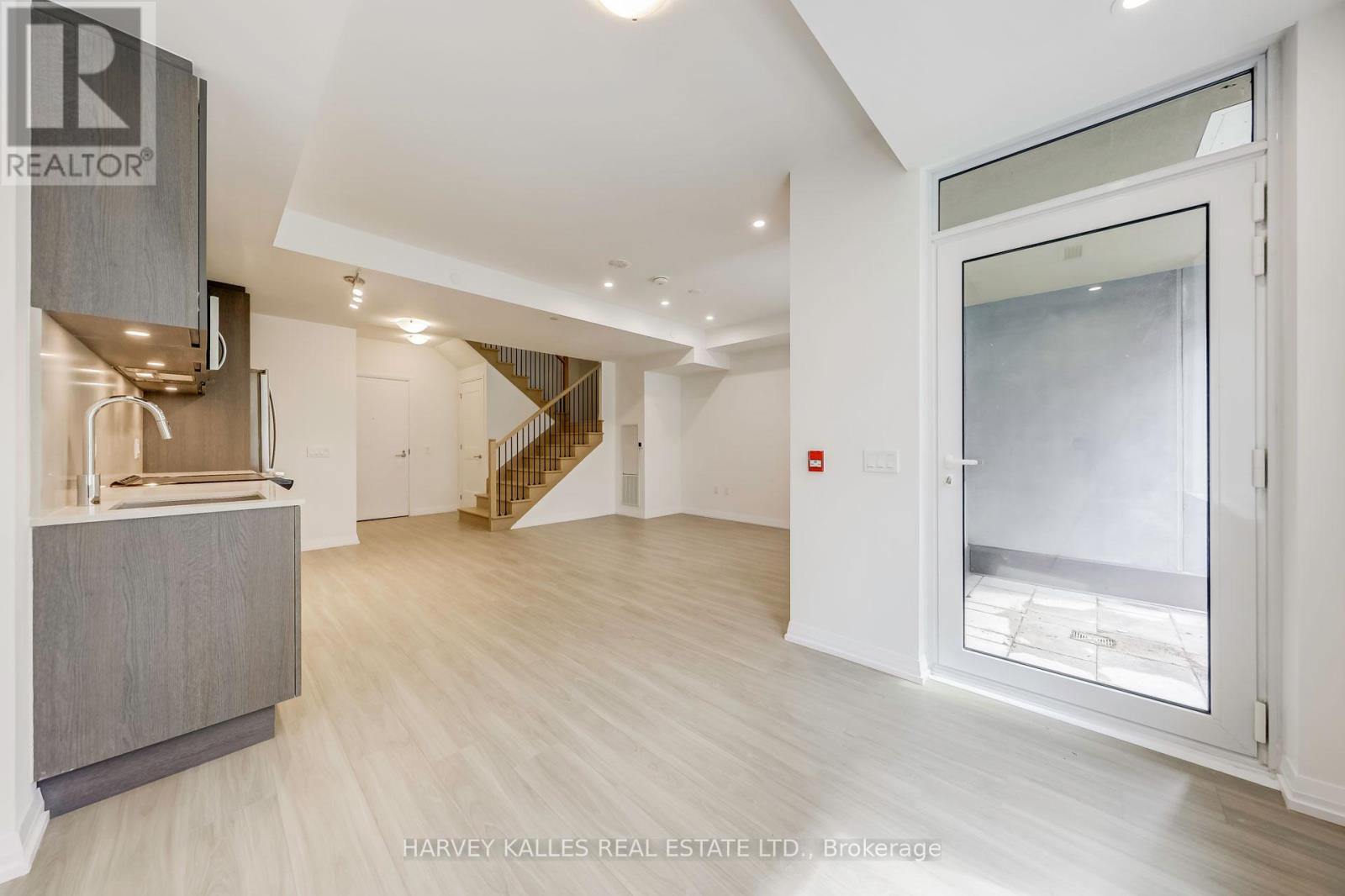 TH116 - 50 DUNFIELD AVENUE