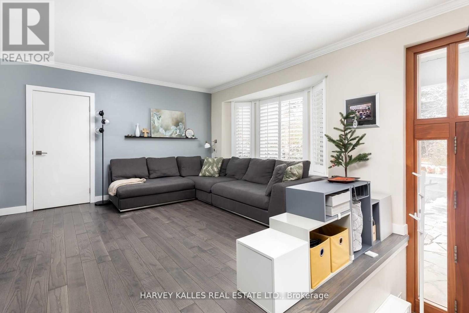 LEFT - 7 RAINHAM PLACE