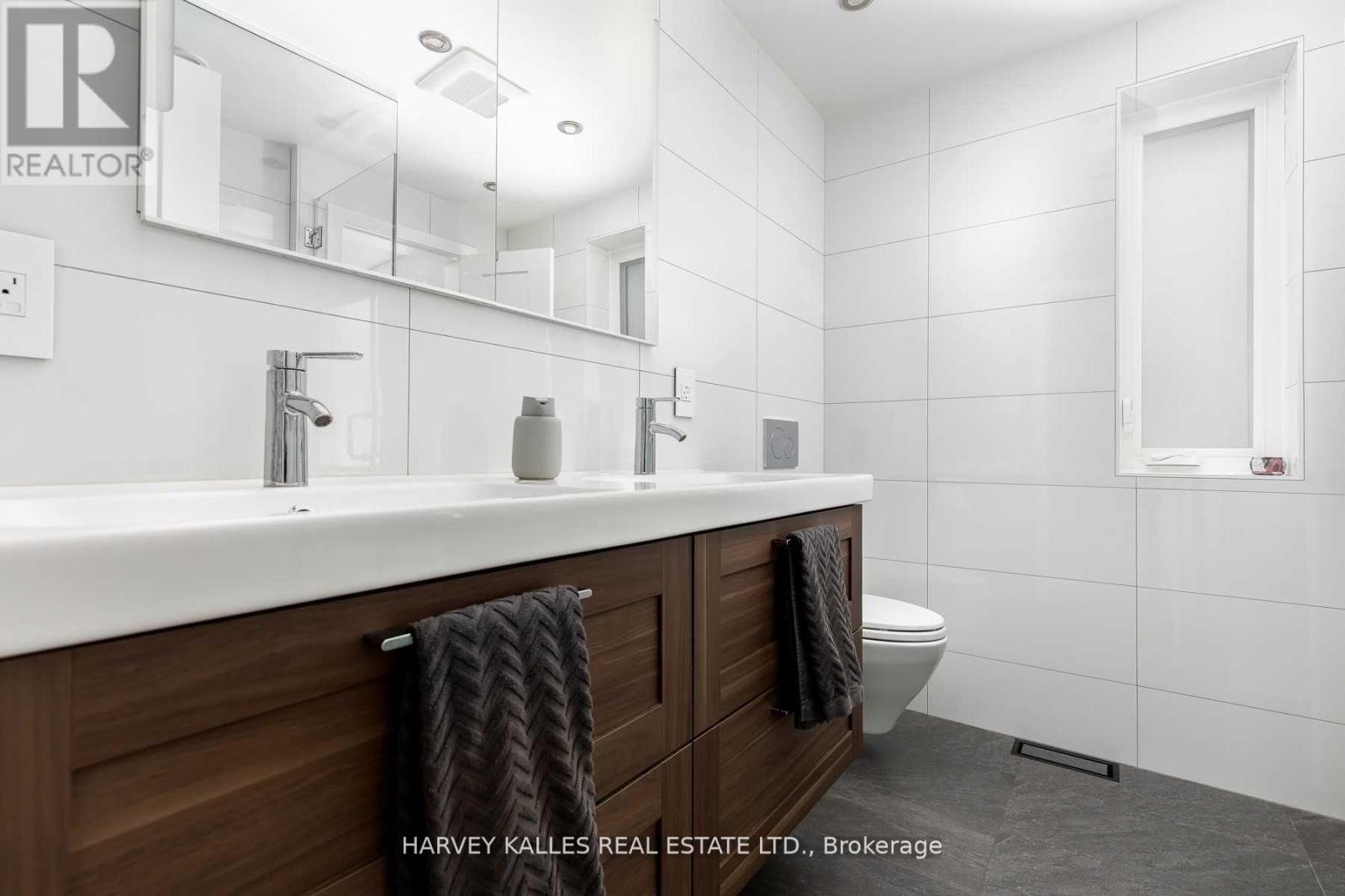 LEFT - 7 RAINHAM PLACE