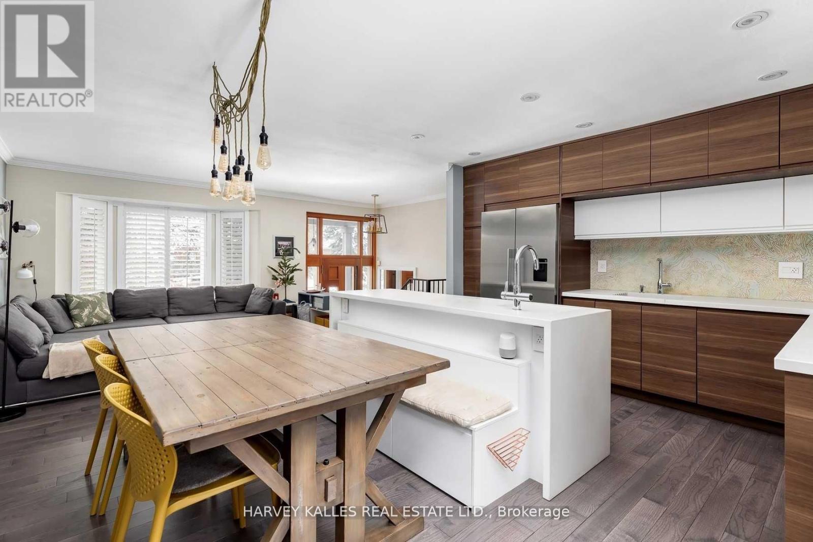 LEFT - 7 RAINHAM PLACE