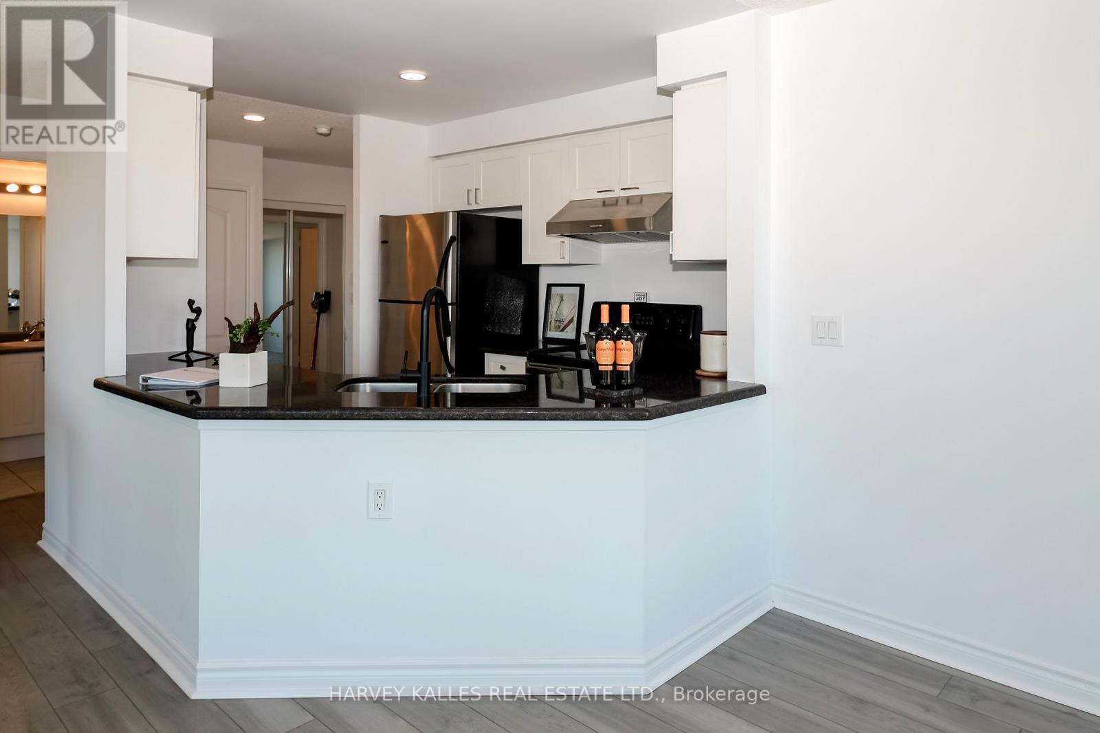 803 - 1030 SHEPPARD AVENUE W