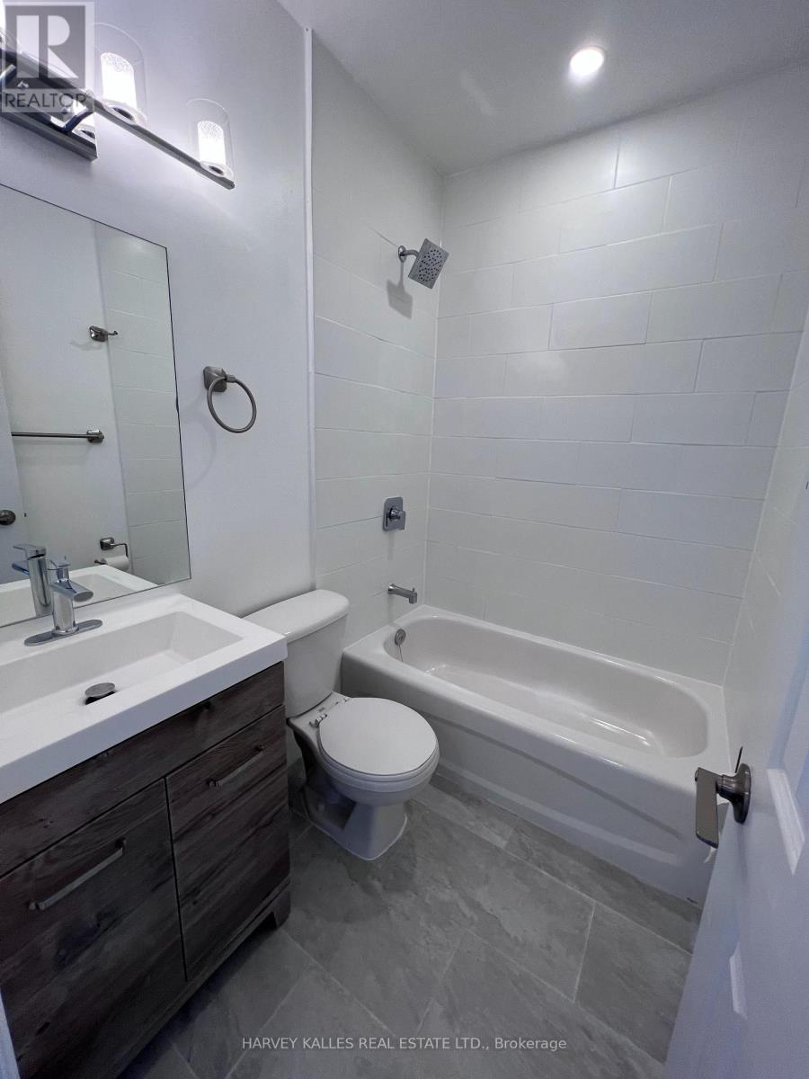 6 - 409 COLLEGE STREET