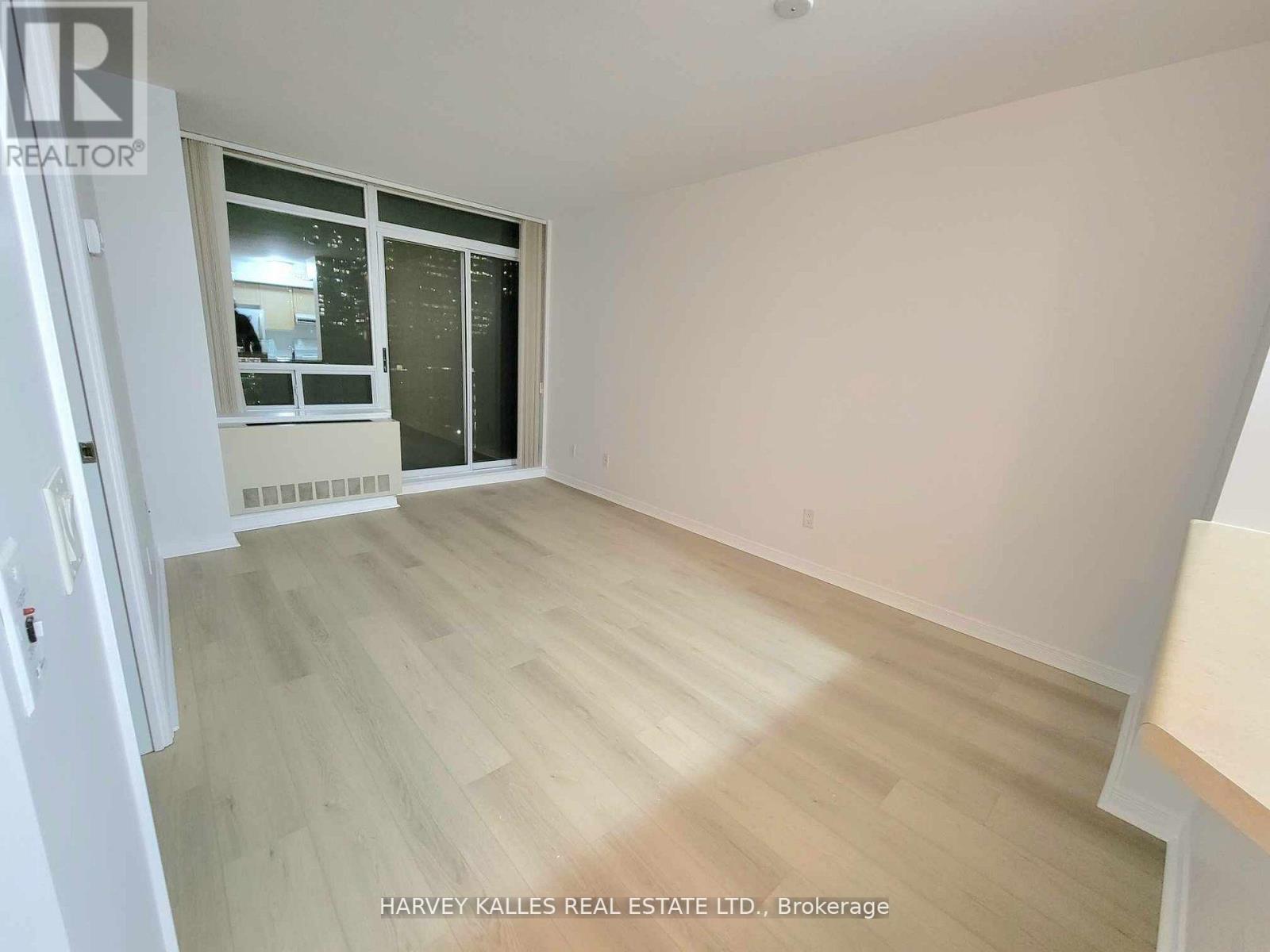 1009 - 155 BEECROFT ROAD