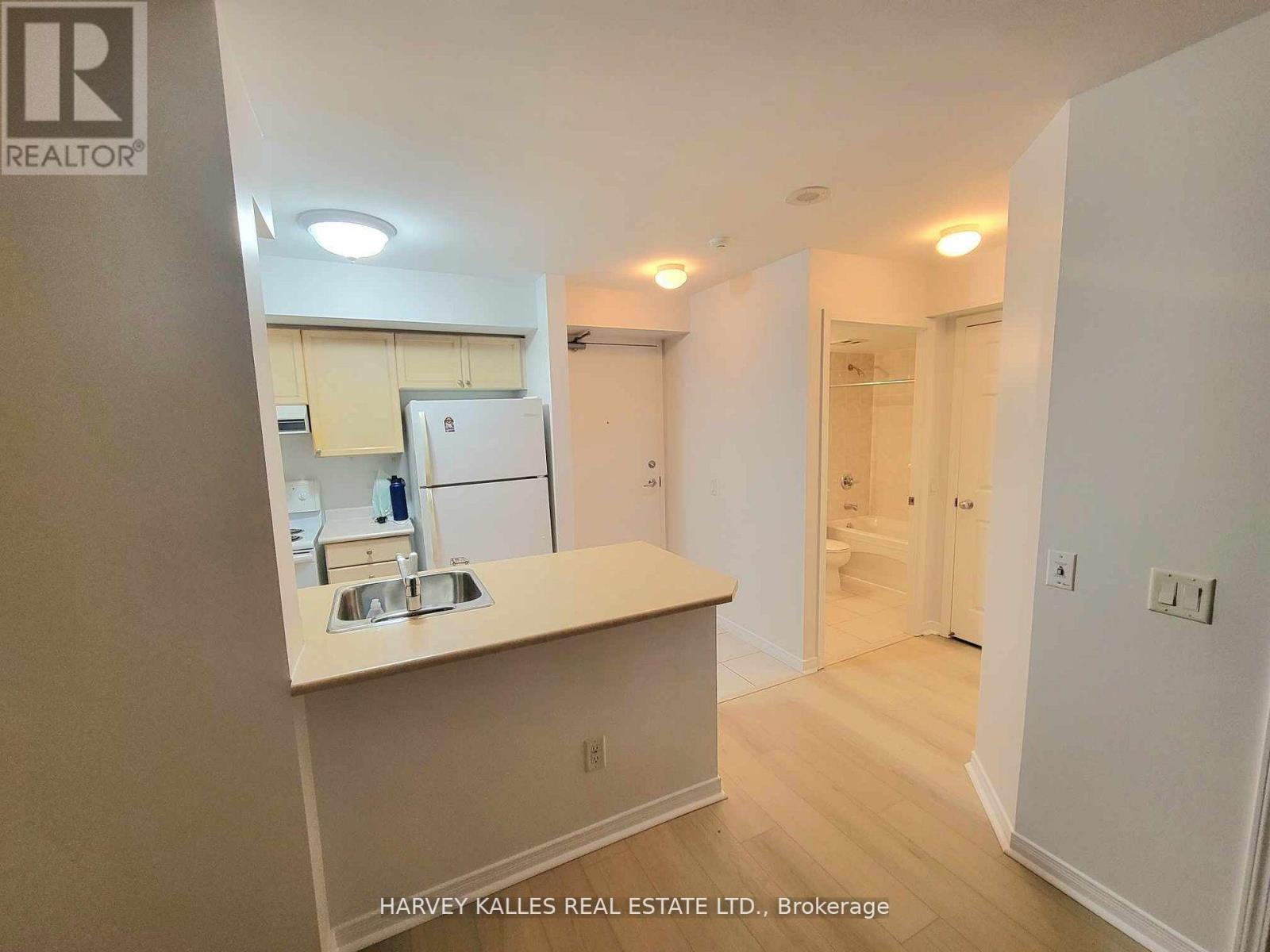 1009 - 155 BEECROFT ROAD