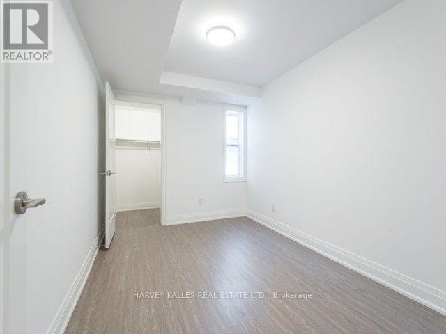 2 - 52 COLLEGE VIEW AVENUE