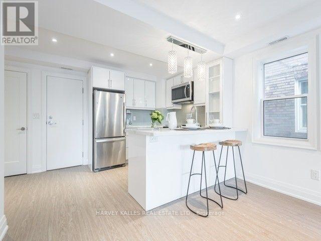2 - 52 COLLEGE VIEW AVENUE