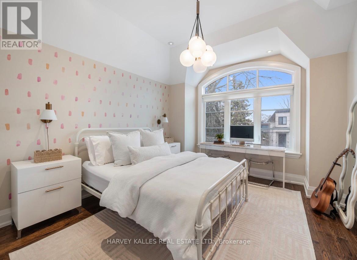 190 CARMICHAEL AVENUE