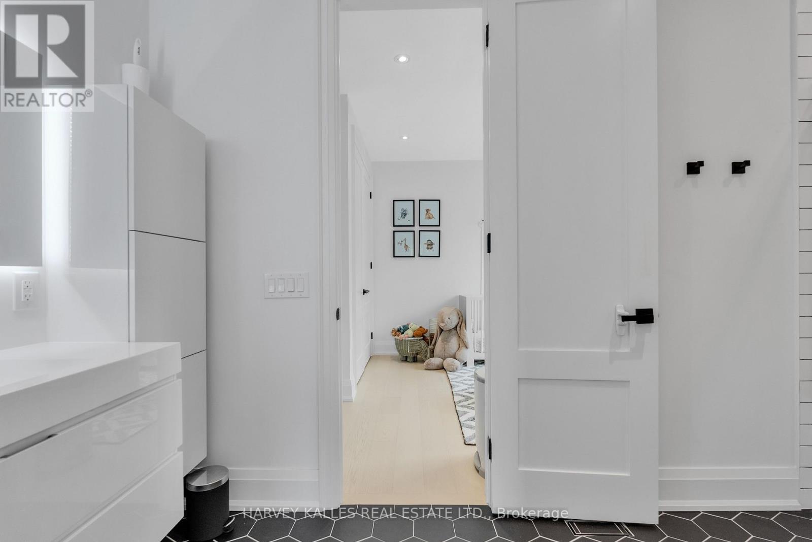 32 ALMONT ROAD