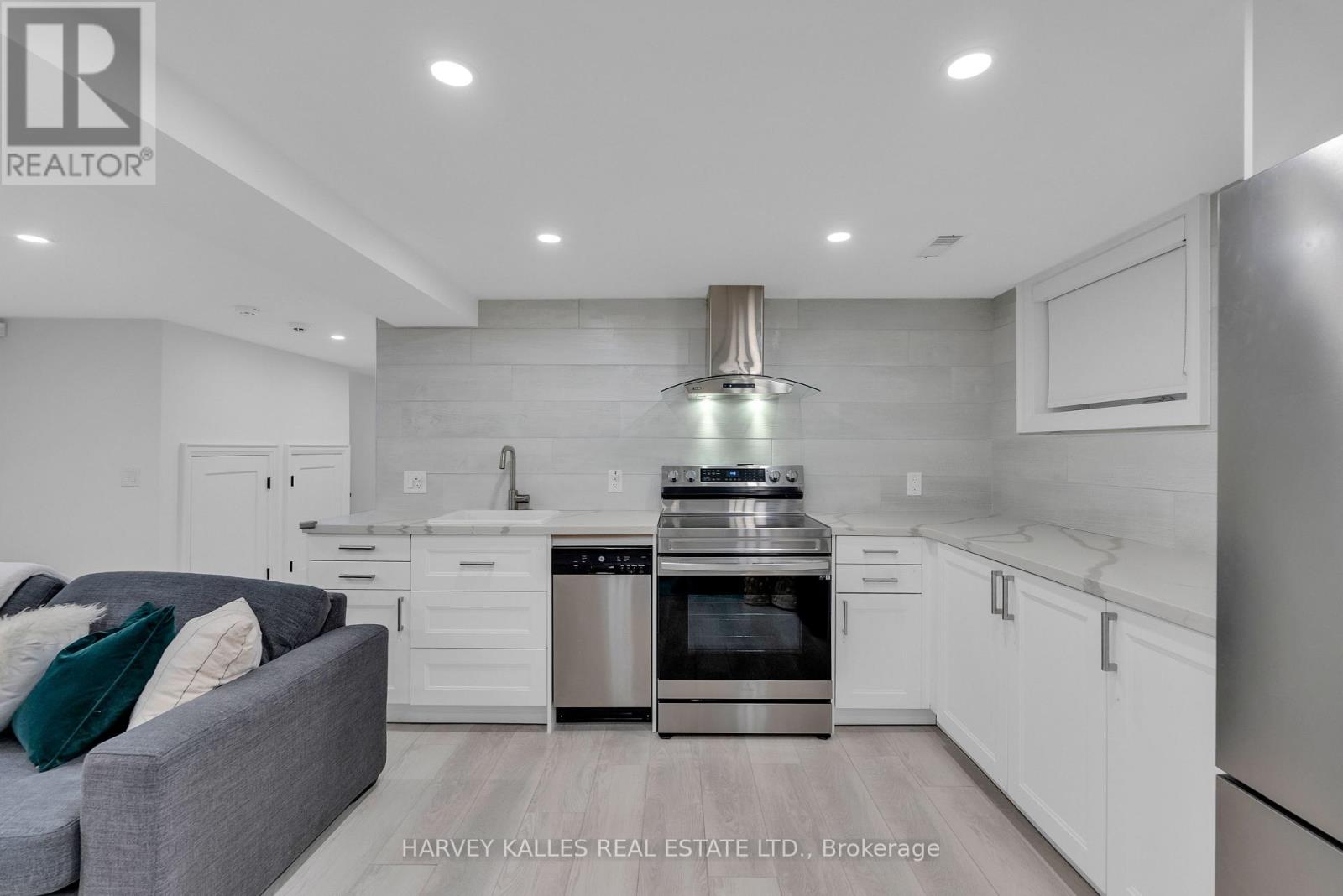 32 ALMONT ROAD