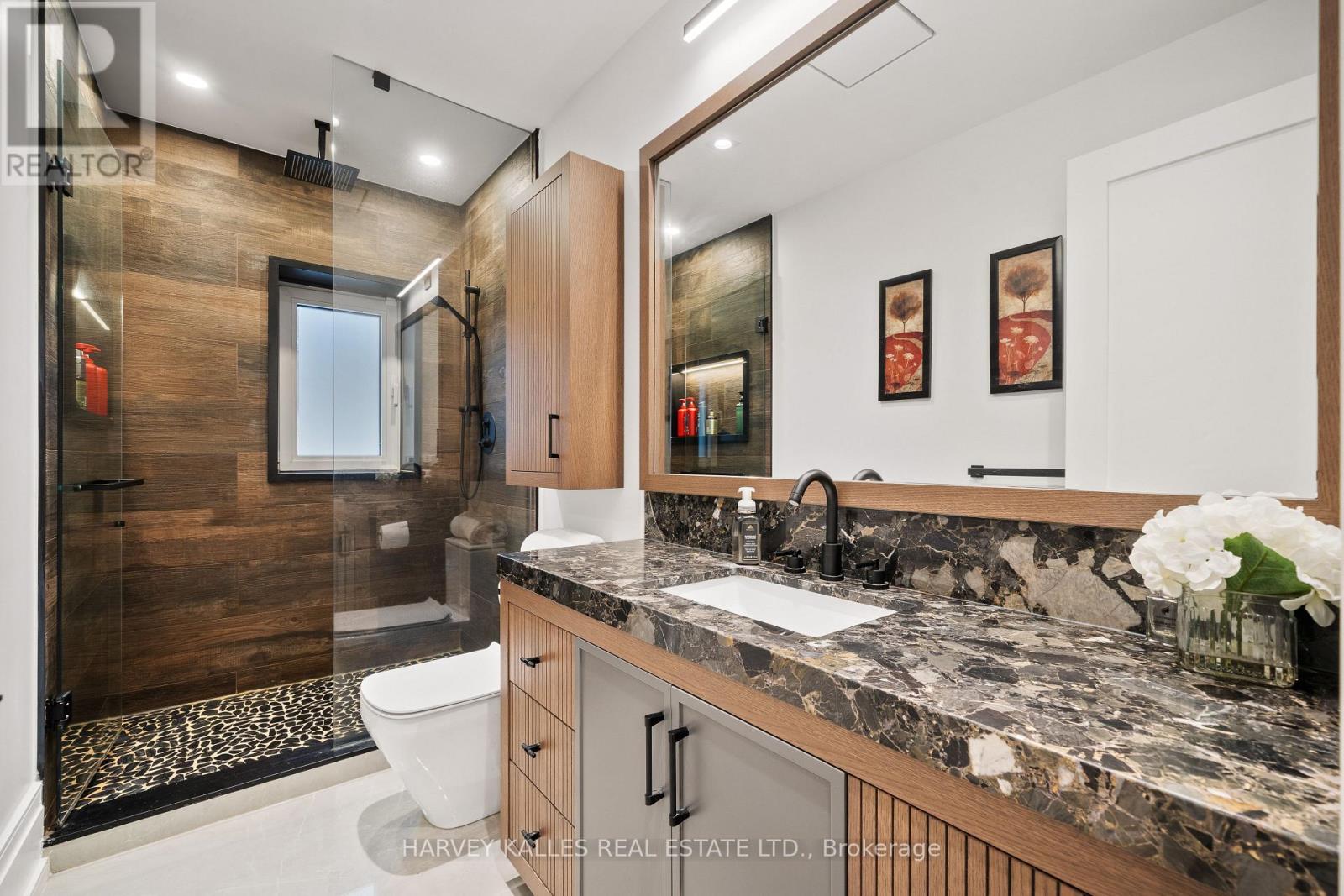 140 SANDRINGHAM DRIVE