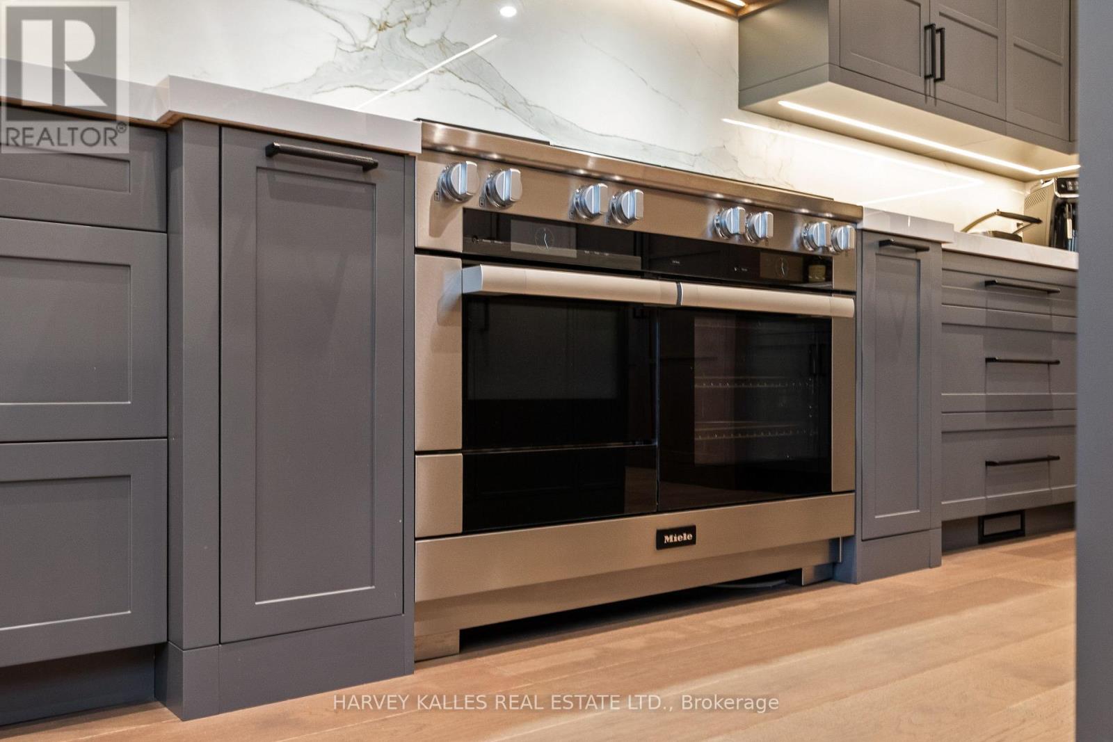 140 SANDRINGHAM DRIVE