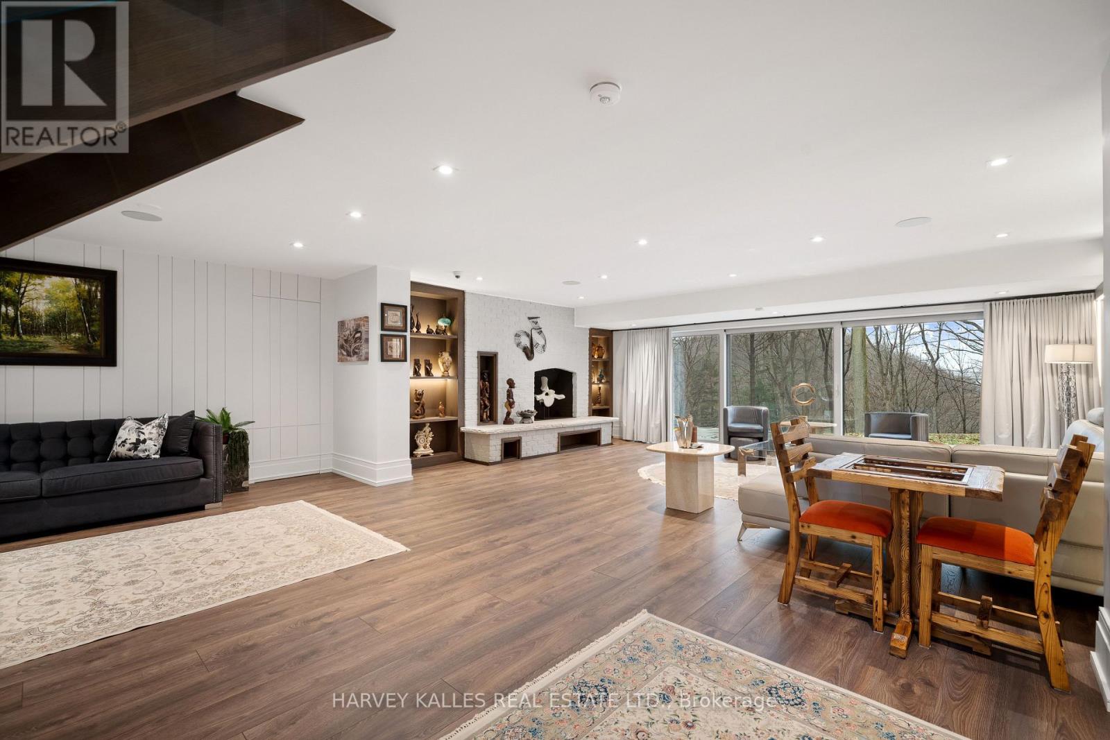 140 SANDRINGHAM DRIVE