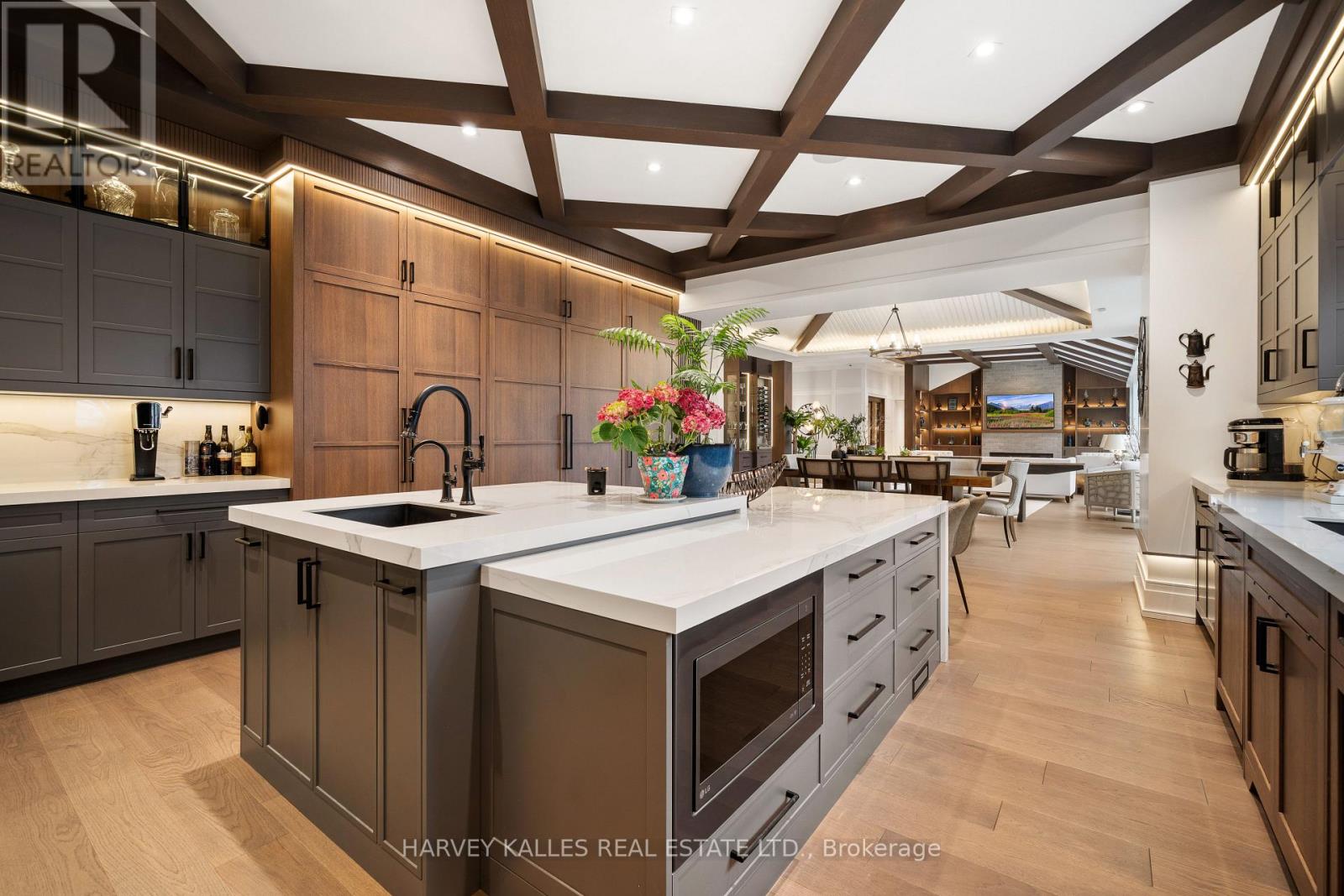 140 SANDRINGHAM DRIVE