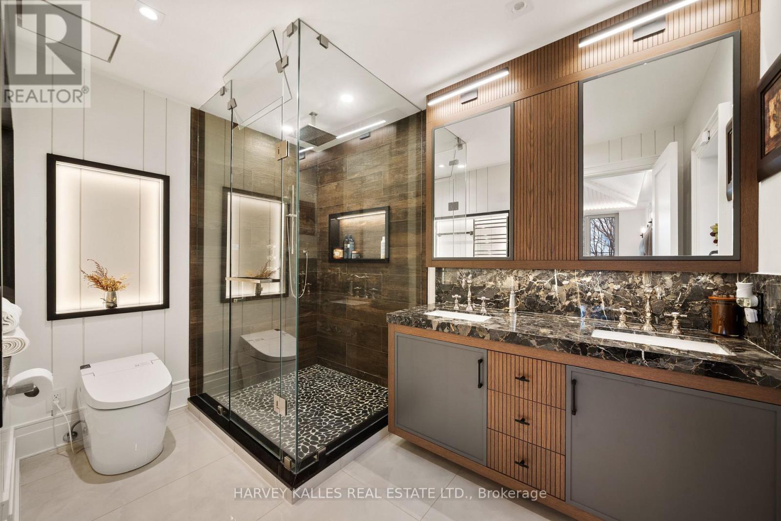 140 SANDRINGHAM DRIVE