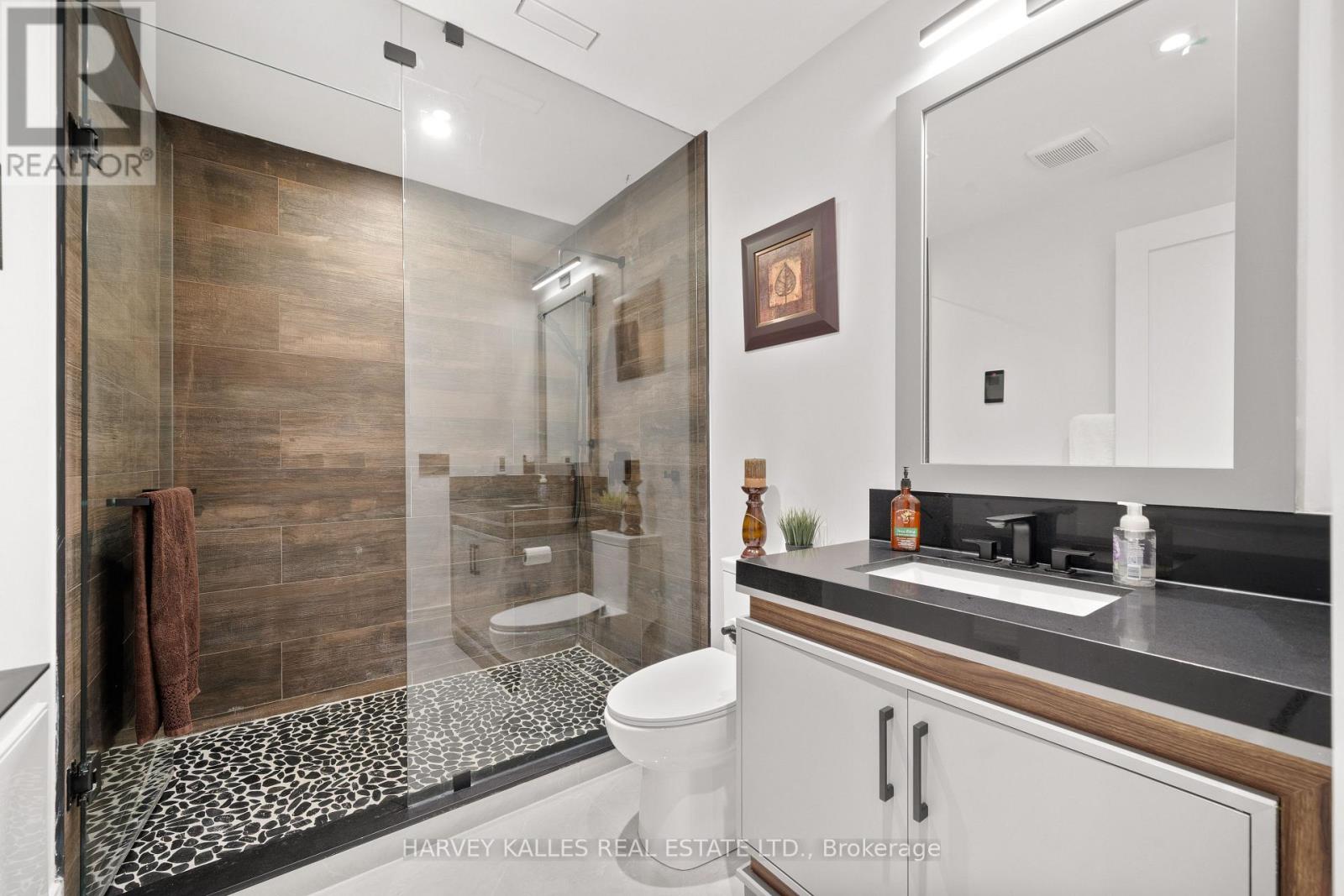 140 SANDRINGHAM DRIVE