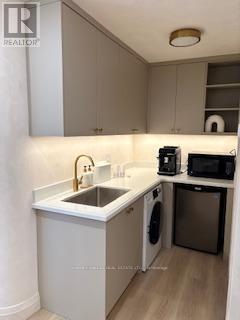 ROOM 1 - 315 AVENUE ROAD