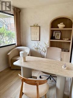 ROOM 1 - 315 AVENUE ROAD