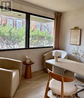 ROOM 1 - 315 AVENUE ROAD