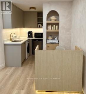 ROOM 1 - 315 AVENUE ROAD