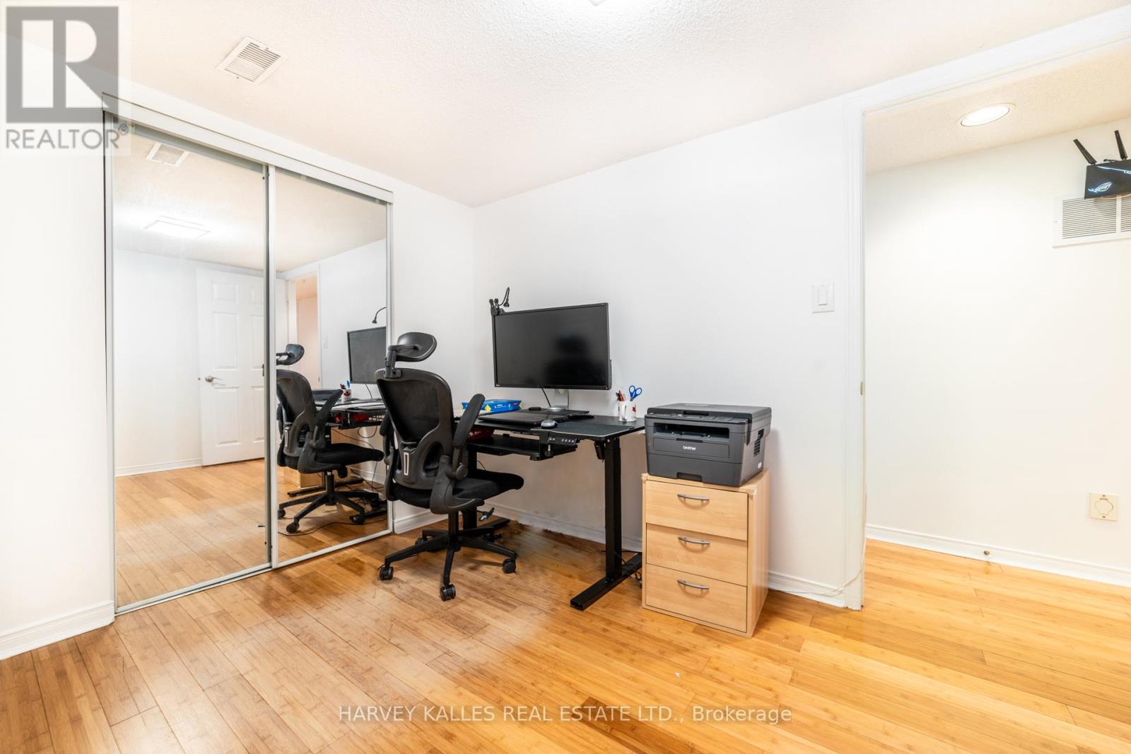 139 KINGSDALE AVENUE