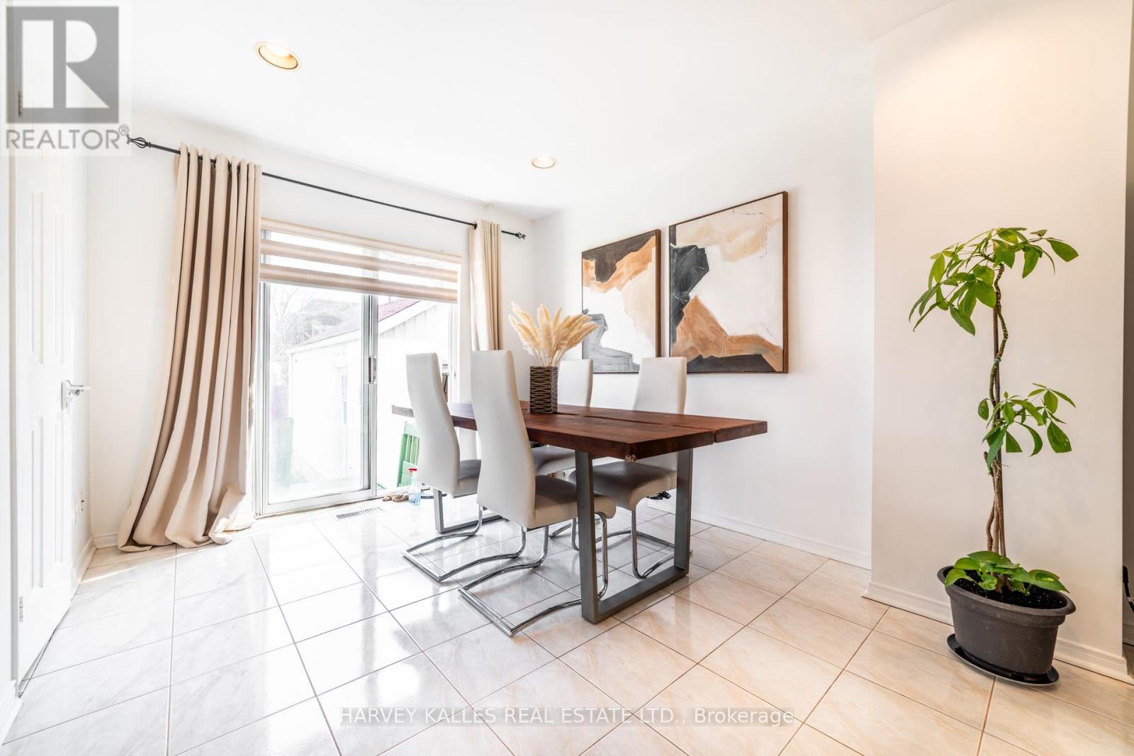 139 KINGSDALE AVENUE