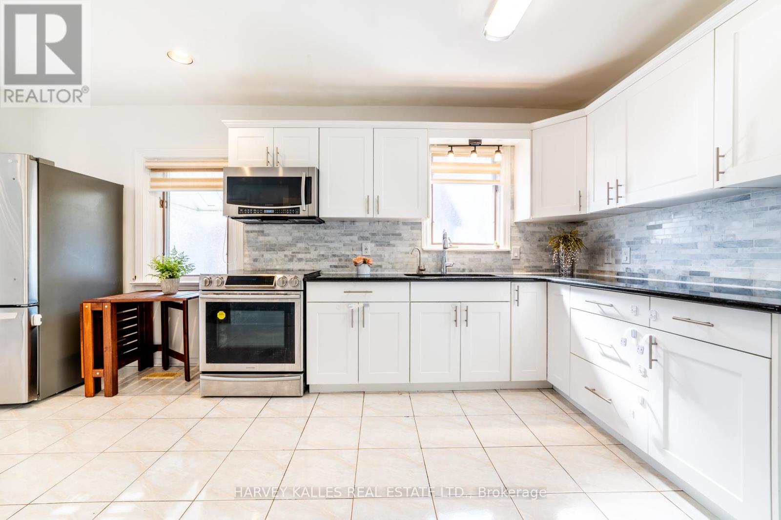 139 KINGSDALE AVENUE