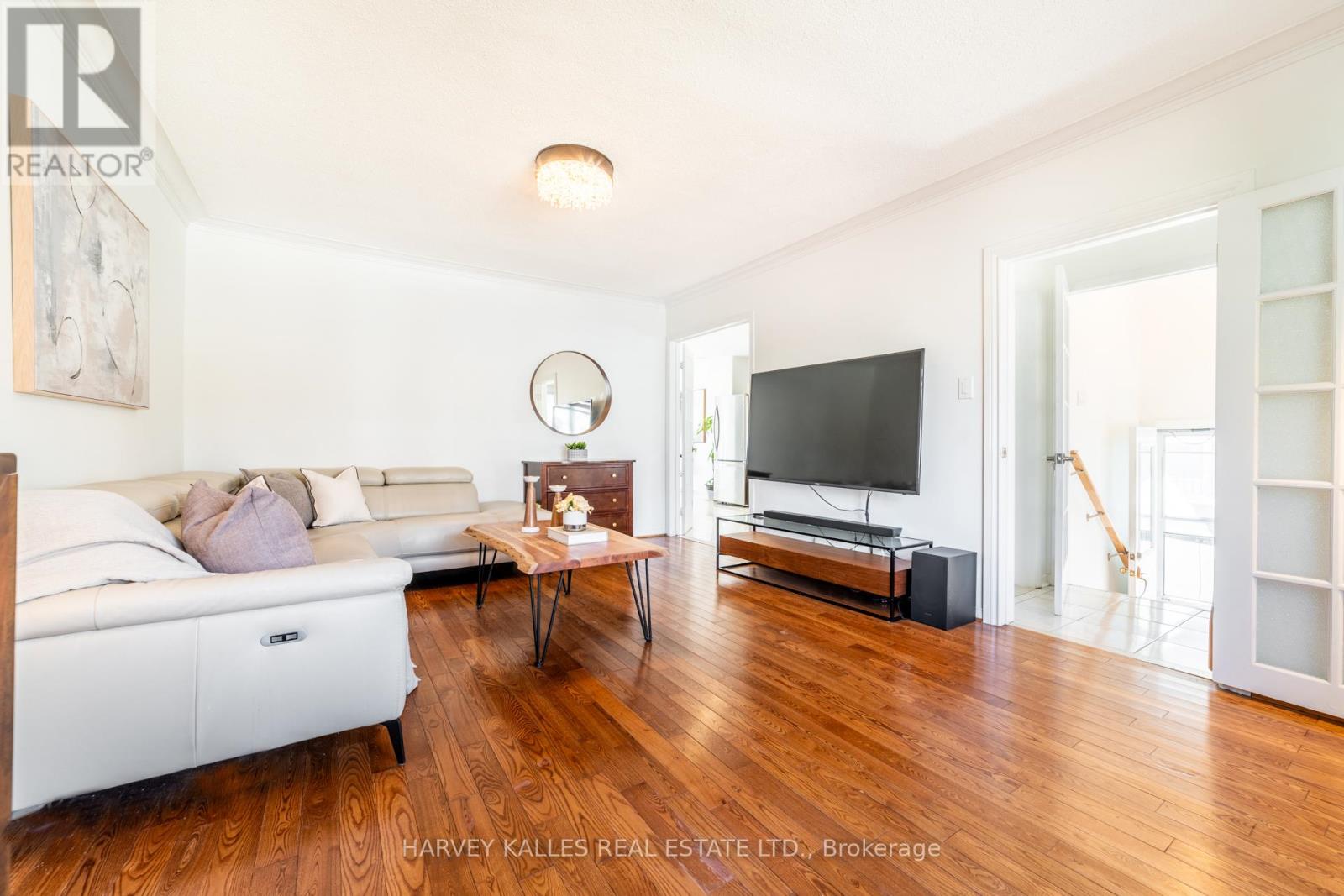 139 KINGSDALE AVENUE