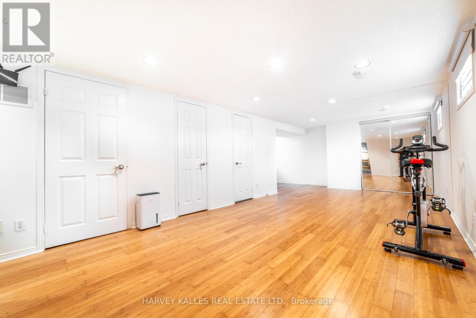 139 KINGSDALE AVENUE