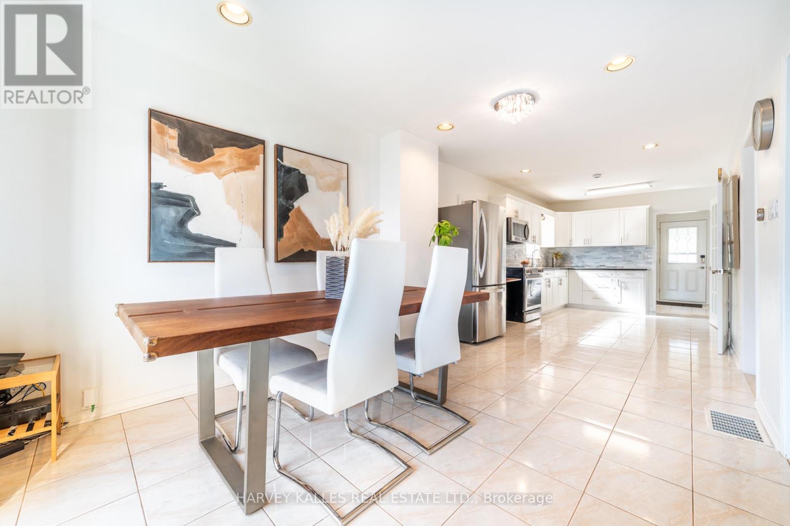 139 KINGSDALE AVENUE