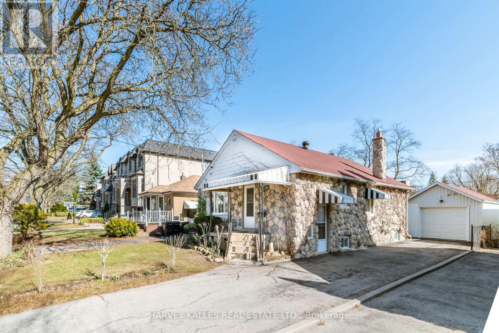 139 KINGSDALE AVENUE