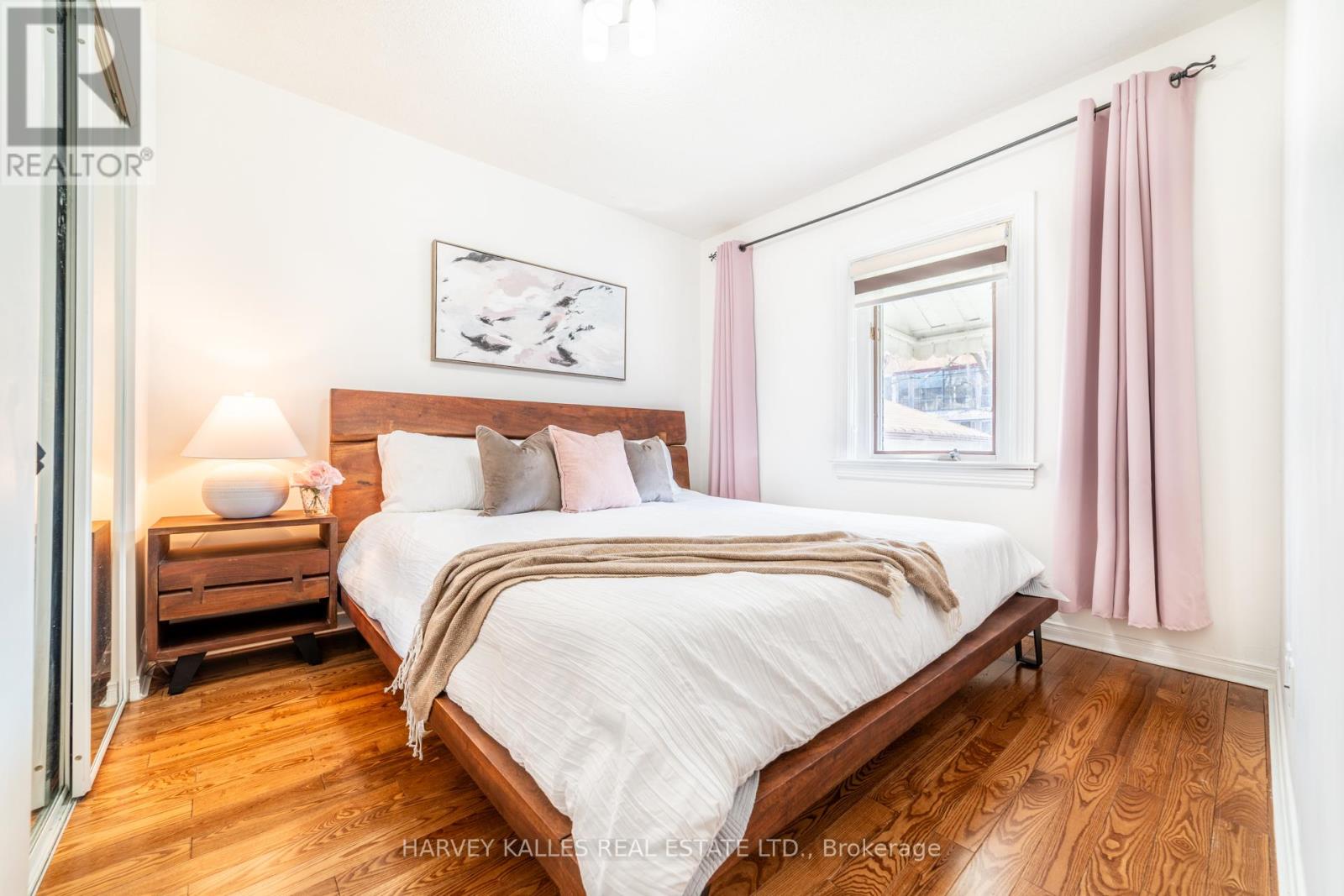 139 KINGSDALE AVENUE