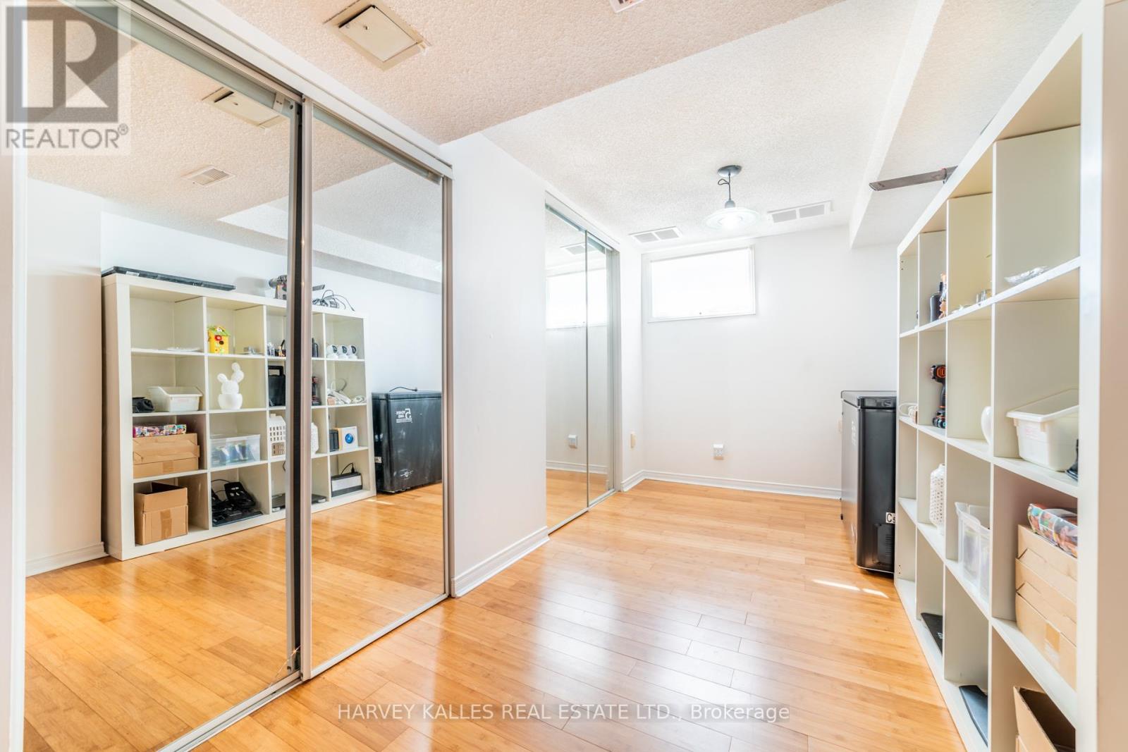 139 KINGSDALE AVENUE