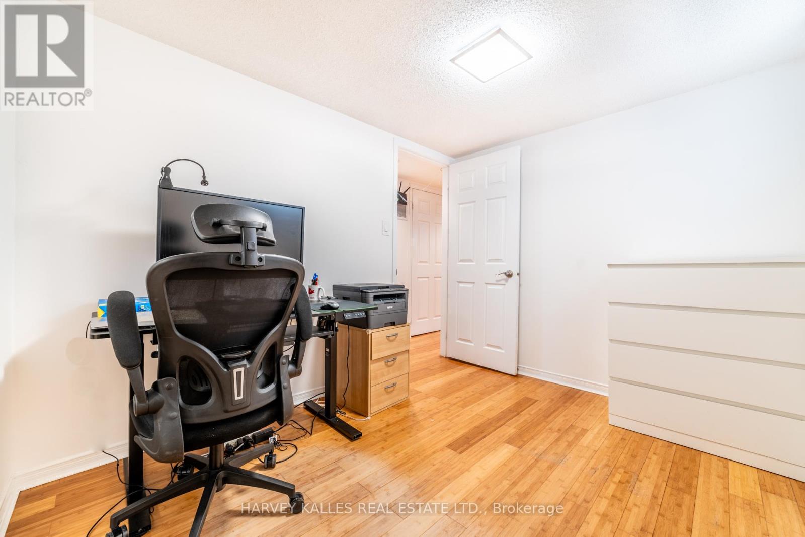 139 KINGSDALE AVENUE