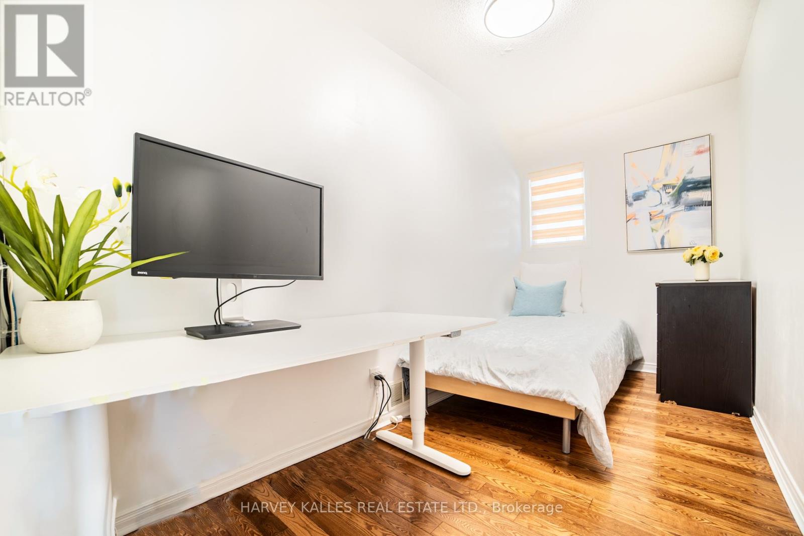 139 KINGSDALE AVENUE