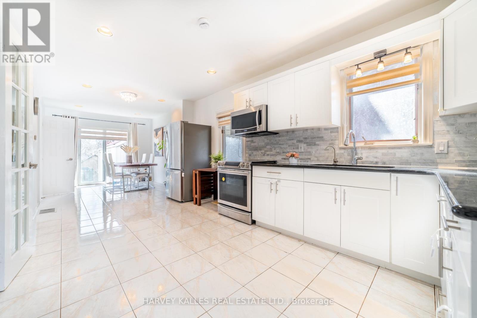 139 KINGSDALE AVENUE